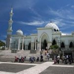 AirAsia Cheap Flight To Makassar - Makassar Great Mosque