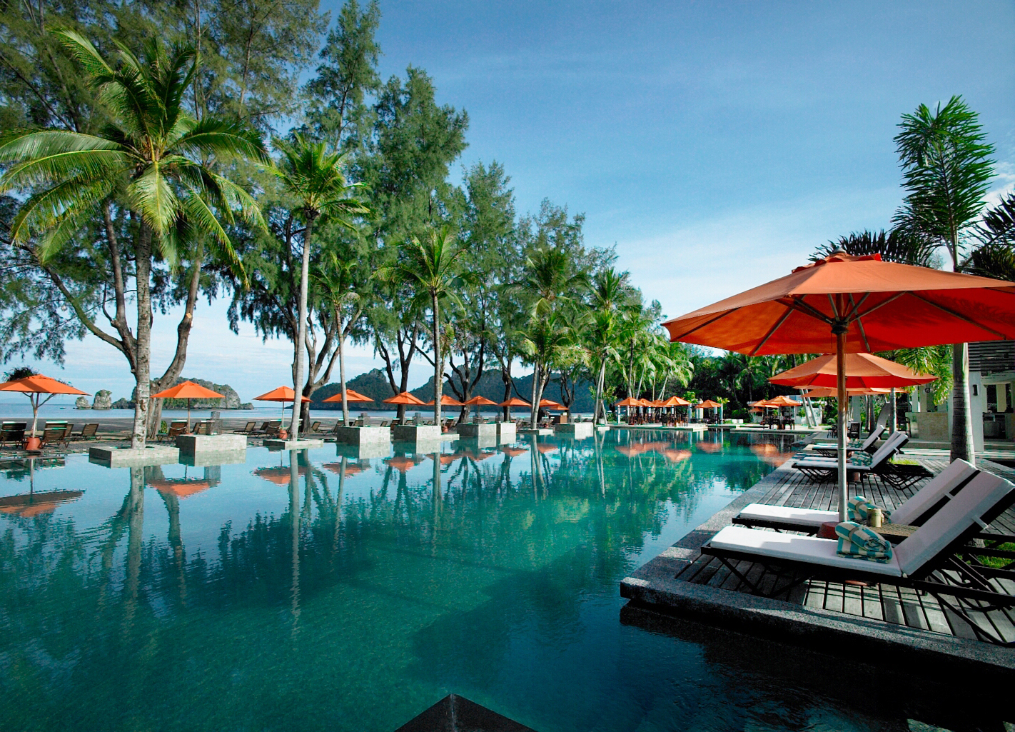 Отдых в малайзии 2024. Остров Лангкави Малайзия. Малайзия остров Лангкави отели. Отель Tanjung Rhu Resort. Курорт Лангкави (Малаккский пролив).